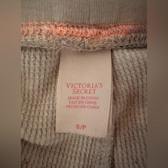 Victoria's Secret Snowflake Print Pink and Gray Pajama Pants - Picture 3 of 12